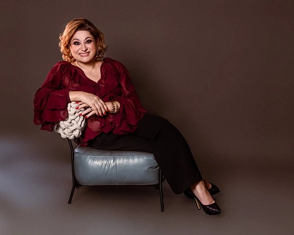 Dra. Angélica Maluf, angiologista e cirurgiã vascular, em Jales/SP